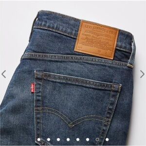 Levi 541 Athletic Taper dark wash jeans
